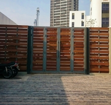 Cổng ốp gỗ Biowood